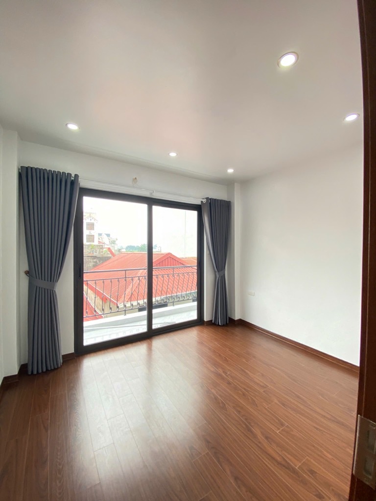 NHÀ ĐẸP Ở LUÔN –GẦN HỌC VIỆN CẢNH SÁT - THANG MÁY – 2 THOÁNG – Ô TÔ LÙI CỬA